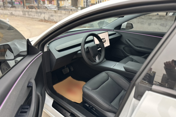 特斯拉 Model 3 2023款 后轮驱动版中控内饰7003