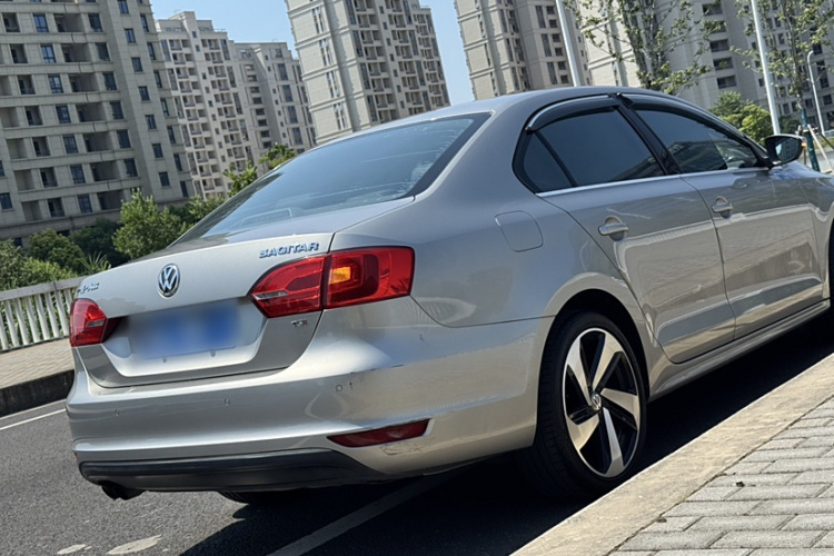 大众 速腾 2014款 改款 1.4TSI 手动豪华型车身外观6003