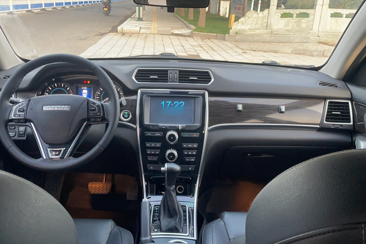 哈弗H2 2016款 红标 1.5T 自动两驱精英型中控内饰7002