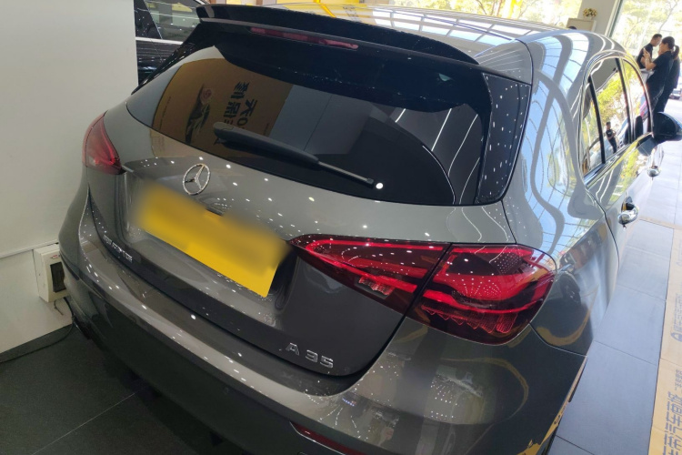 奔驰A级AMG(进口) 2024款 AMG A 35 4MATIC车身外观7