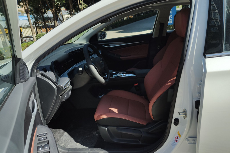 长安 逸动 2025款 PLUS 1.4T 双离合高能版中控内饰7001