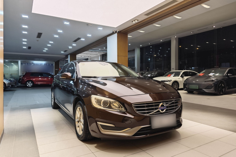 沃尔沃S60 2017款 S60L T3 智进版车身外观6013