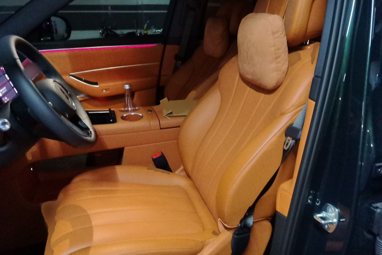 鸿蒙智行 问界M8 2025款 增程 Max版 37kWh 5座版中控内饰19