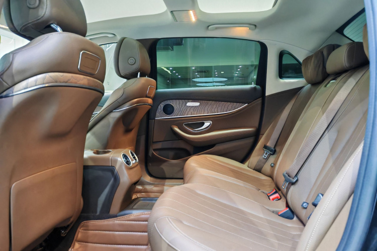 奔驰E级 2018款 改款 E 200 L中控内饰7002