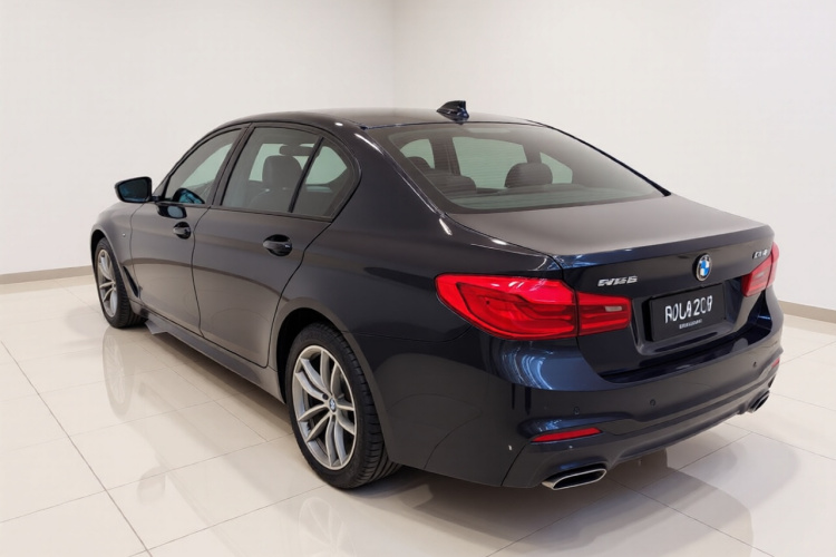 宝马5系 2018款 525Li M运动套装车身外观5