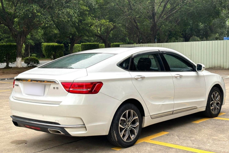 吉利汽车 博瑞 2017款 2.4L 尊尚型车身外观6008