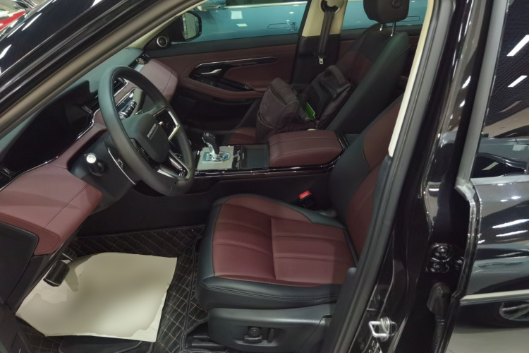 路虎 揽胜极光 2023款 极光L 249PS 豪华版中控内饰19