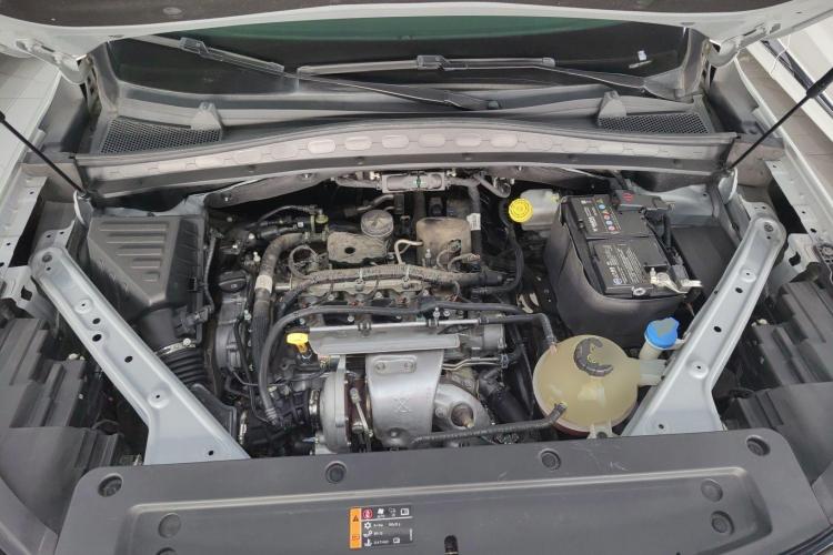 荣威RX5 MAX 2021款 Supreme系列 400TGI 自动豪华座舱版机舱底盘24