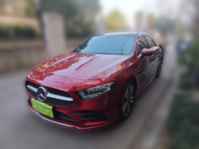 奔驰A级 2019款 改款 A 180 L 运动轿车