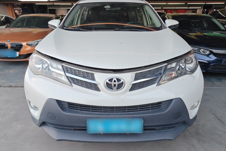 丰田 RAV4荣放 2015款 2.0L CVT两驱风尚版车身外观2