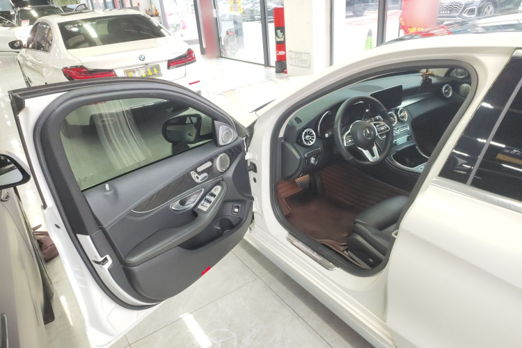 奔驰C级 2019款 改款 C 260 L 4MATIC 运动版中控内饰20