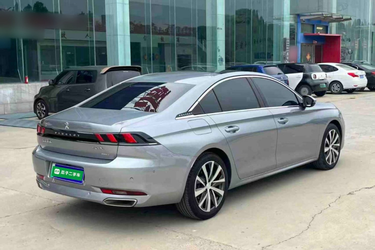 标致508L新能源 2021款 1.6T 插混科技版车身外观7