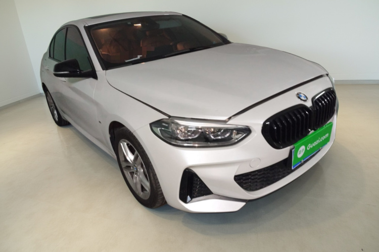 宝马1系 2023款 120i M运动曜夜版车身外观3