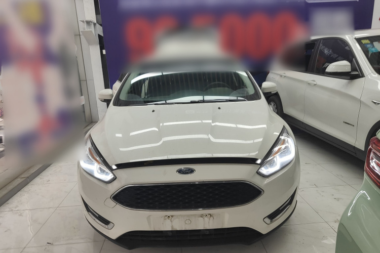 福特 福克斯 2018款 两厢经典 EcoBoost 180 自动精英型车身外观2