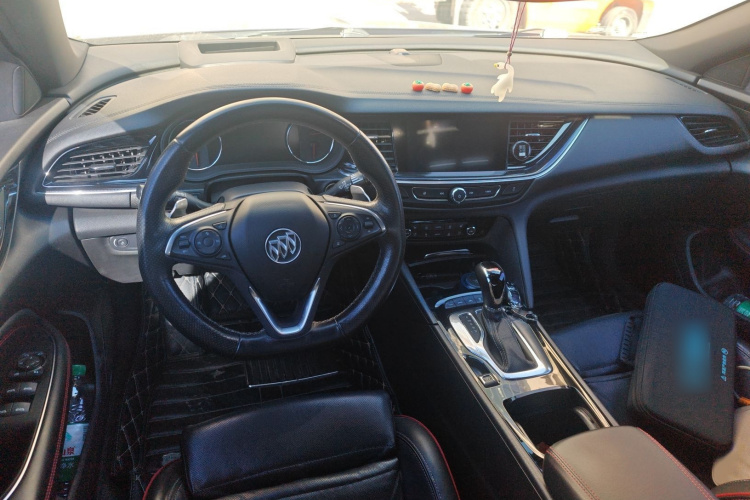 别克 君威 2019款 GS 28T 尊贵型 国VI中控内饰7002