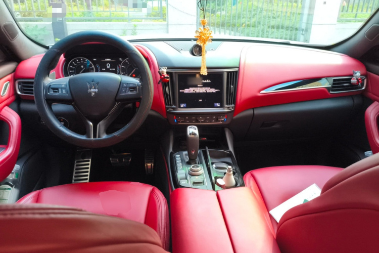 玛莎拉蒂 Levante 2022款 2.0T GT锋芒版中控内饰12