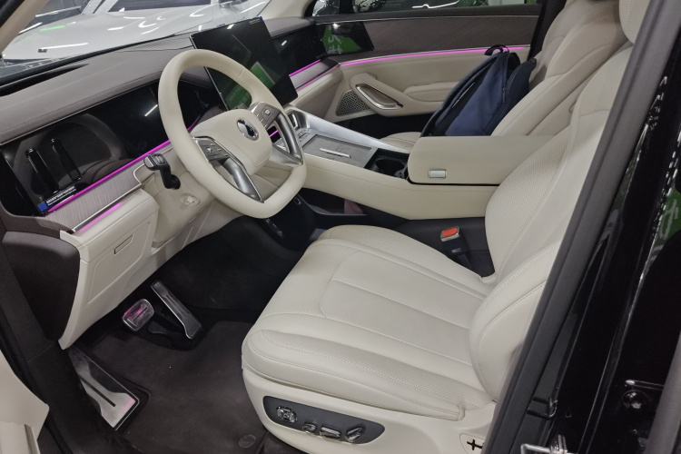 腾势N9 2025款 旗舰型中控内饰19