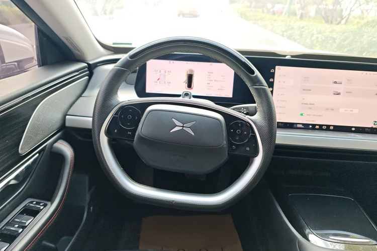 小鹏P7 2022款 670N+局部细节13