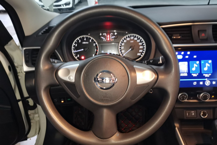 日产 轩逸 2022款 经典 1.6XE CVT舒适版中控内饰13