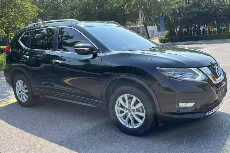 日产 奇骏 2020款 2.0L XL Premium CVT 2WD智联尊享版车身外观3