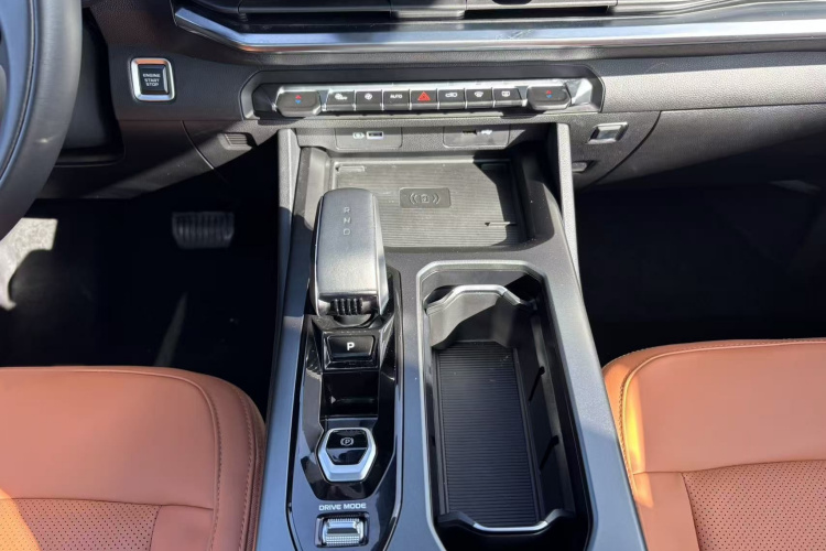 吉利汽车 豪越L 2024款 2.0T DCT旗舰型中控内饰7008