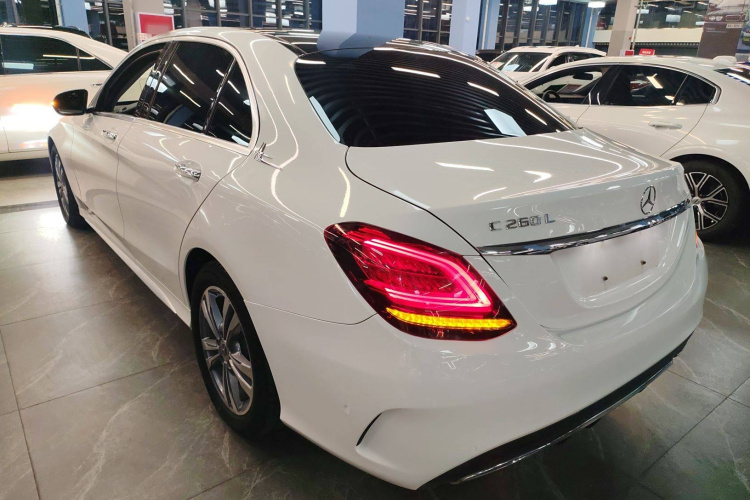 奔驰C级 2021款 C 200 L 时尚型运动版车身外观4