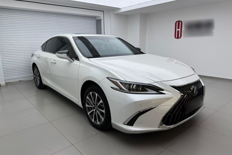 雷克萨斯ES 2023款 200 卓越版车身外观3