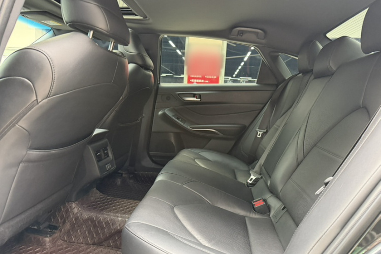 丰田 亚洲龙 2022款 2.0L 豪华版中控内饰7003