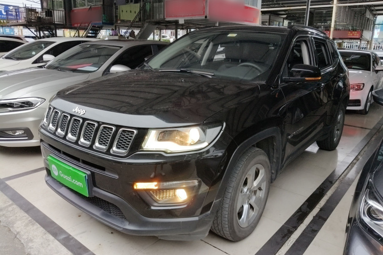 Jeep 指南者 2019款 220T 自动悦享版车身外观4