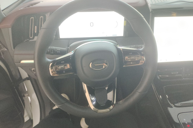 广汽传祺 传祺M8 2023款 宗师系列 400T 至尊版中控内饰13