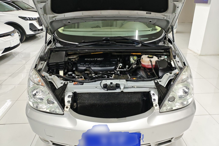 别克GL8 2014款 2.4L 经典版机舱底盘24