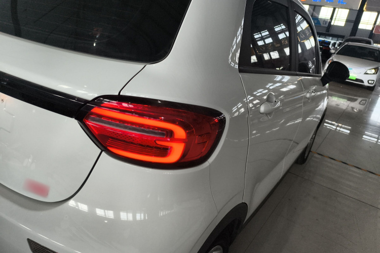 零跑汽车 零跑T03 2022款 炫晶版车身外观9