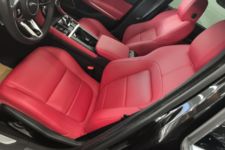 捷豹XFL 2023款 XFL 2.0T P250 两驱精英运动版中控内饰19