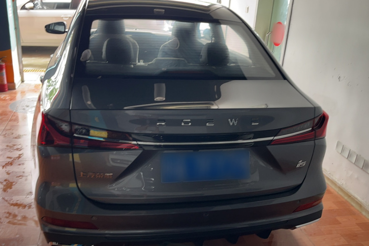 荣威i5 2023款 1.5L CVT豪华版车身外观6003