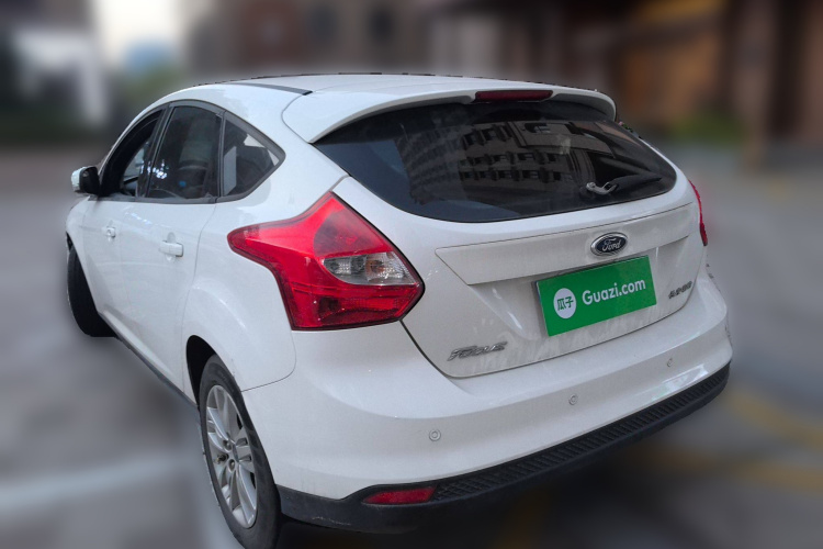 福特 福克斯 2012款 两厢 1.6L 自动舒适型车身外观6003