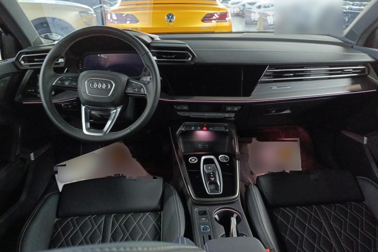 奥迪A3 2025款 Sportback 35TFSI 飞驰尊享型中控内饰7002