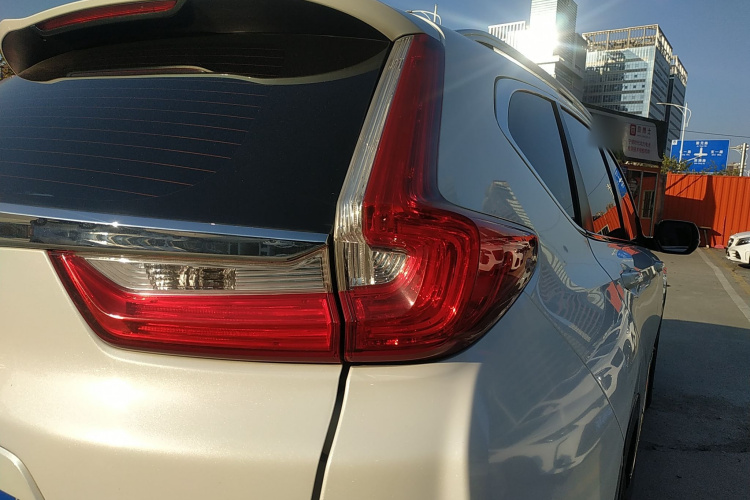 本田CR-V 2018款 240TURBO CVT两驱舒适版车身外观9