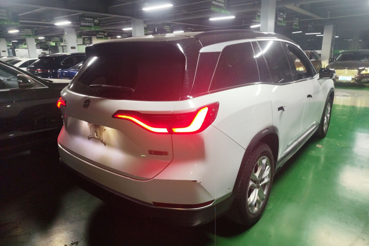 蔚来ES8 2020款 415KM 七座版车身外观7
