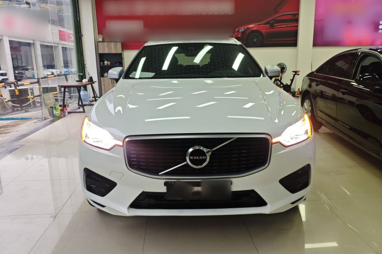 沃尔沃XC60 2018款 T5 四驱智远运动版车身外观2