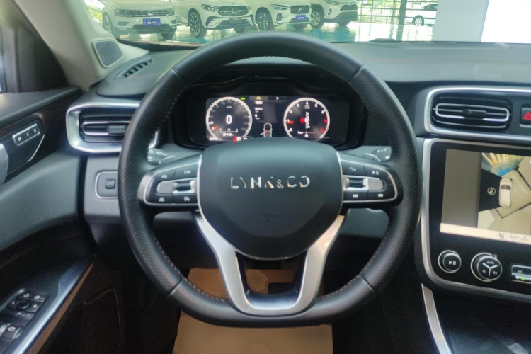 领克01 2017款 2.0T 四驱劲Pro版中控内饰13