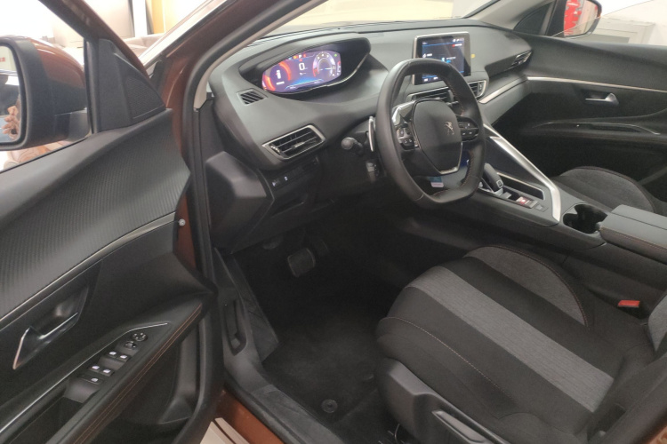 标致4008 2019款 400THP 尝先版中控内饰7003