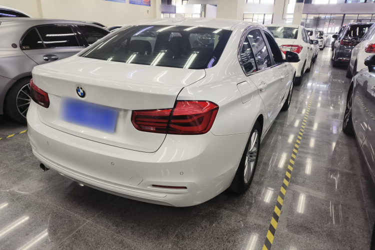 宝马3系 2017款 318i 时尚型车身外观6005