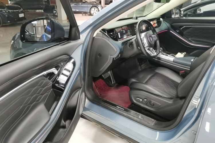 岚图汽车 岚图FREE 2021款 四驱标准增程专属豪华套装中控内饰7003