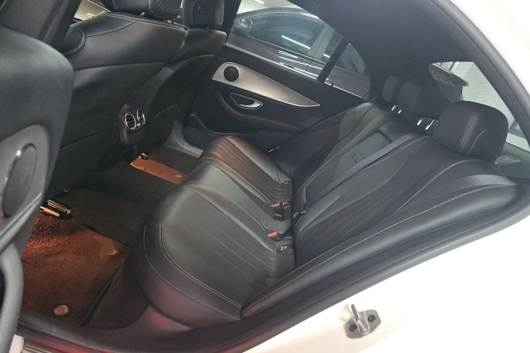 奔驰E级(进口) 2019款 E 260 运动版中控内饰21