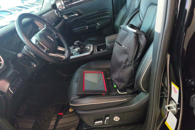 坦克300 2021款 越野版 2.0T 征服者中控内饰19