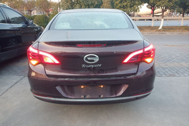 广汽传祺 传祺GA6 2016款 235T DCT精英版车身外观6