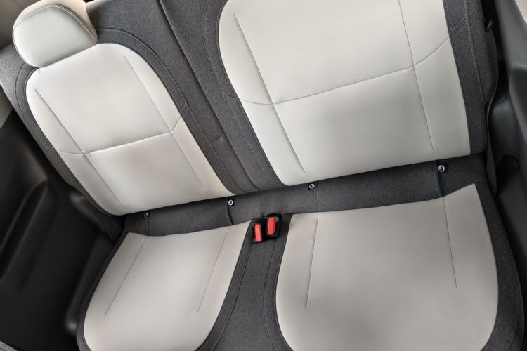 吉利银河 2025款 210km 熊猫卡丁中控内饰21