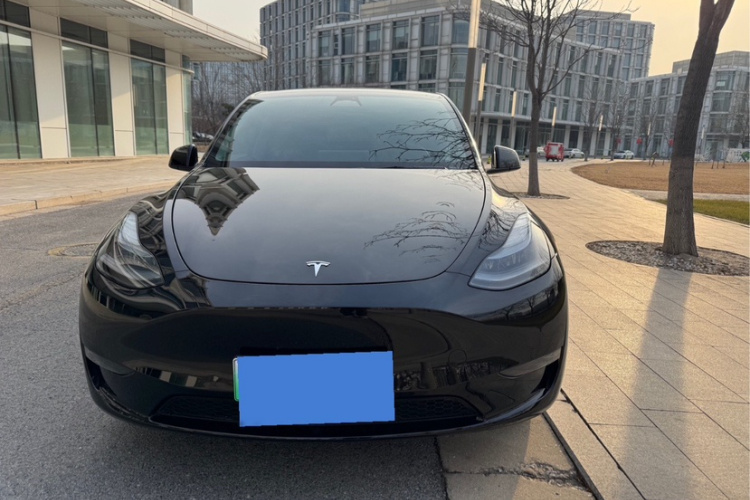 特斯拉 Model Y 2023款 长续航全轮驱动版车身外观6001