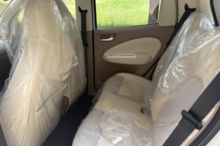 五菱汽车 宏光MINIEV 2025款 四门版 进阶款中控内饰7004