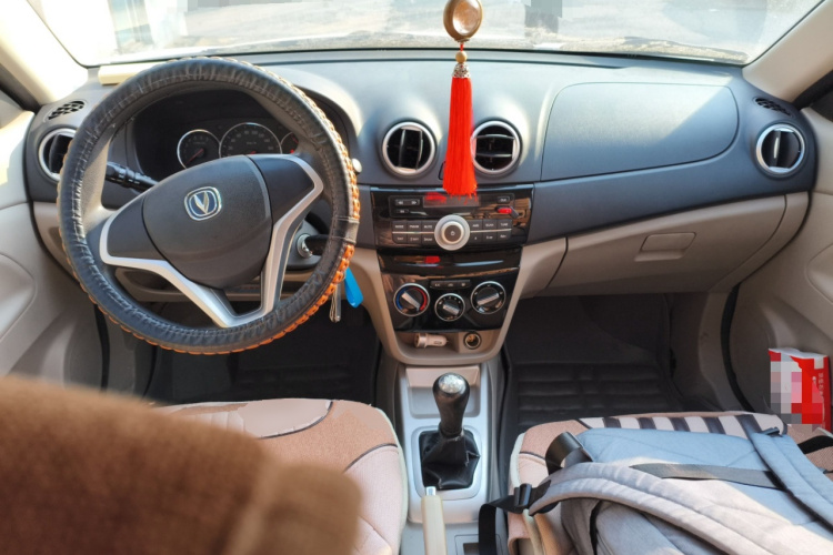 长安 悦翔V3 2015款 1.4L 手动美满型 国IV中控内饰12